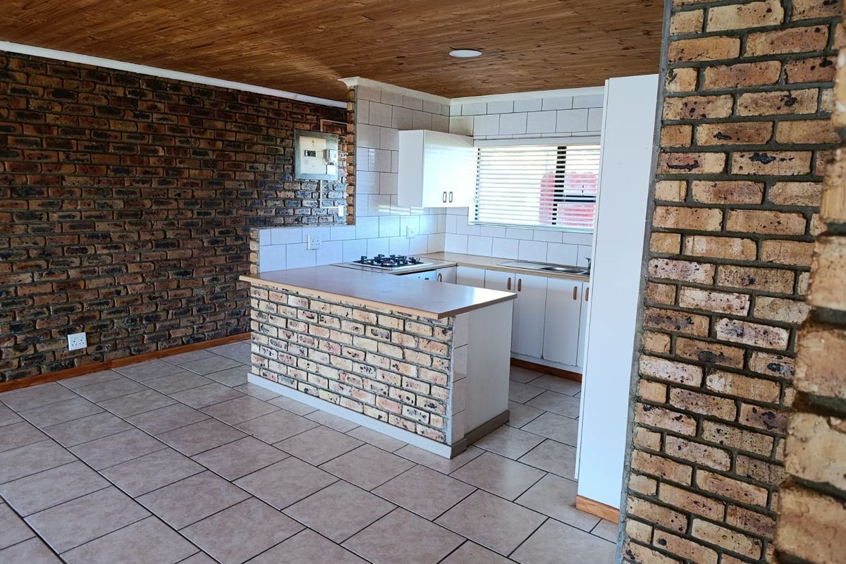 2 Bedroomed spacious apartment to let in Fisherhaven, Hermanus - Photo 2