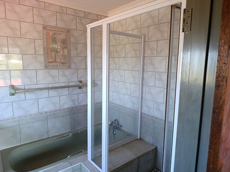 2 Bedroomed spacious apartment to let in Fisherhaven, Hermanus - Photo 7