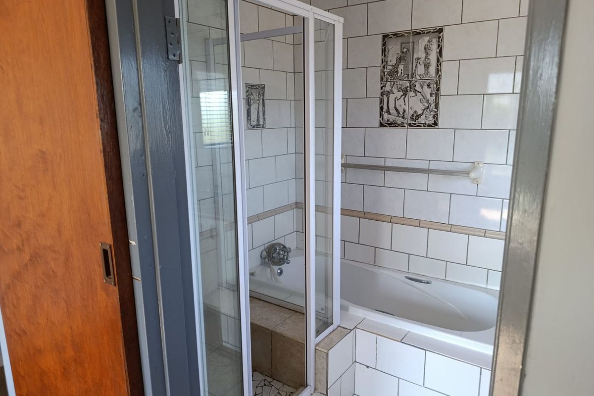 2 Bedroomed spacious apartment to let in Fisherhaven, Hermanus - Photo 5