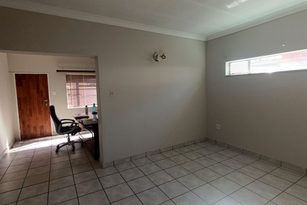 Versatile Family Home Designed for Easy Living and Effortless Entertaining - Photo 5