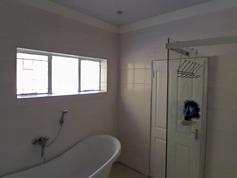 Versatile Family Home Designed for Easy Living and Effortless Entertaining - Photo 7