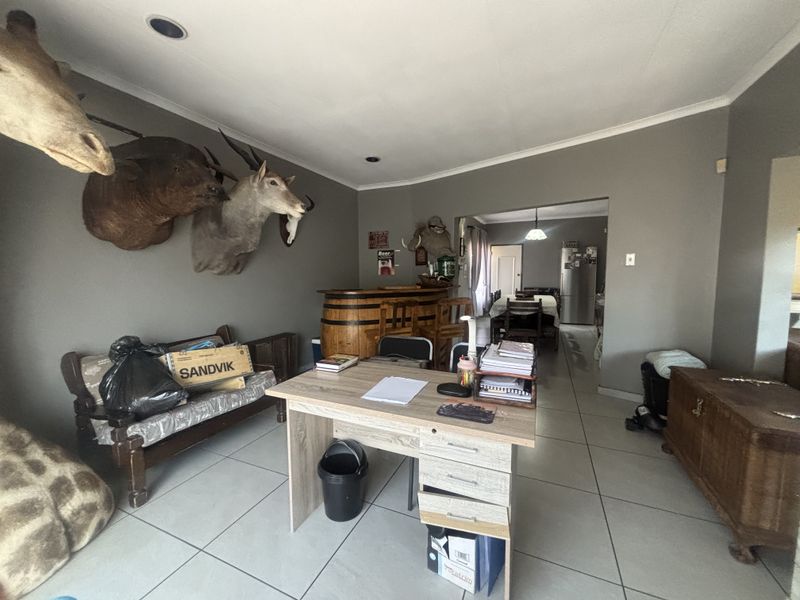 Section Title Town House for Sale - Photo 8