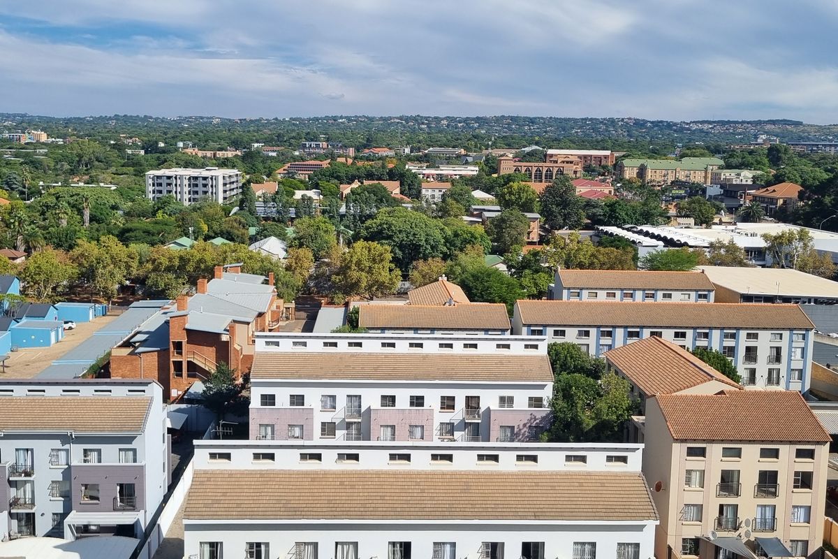 With a View to Kill! - Photo 2