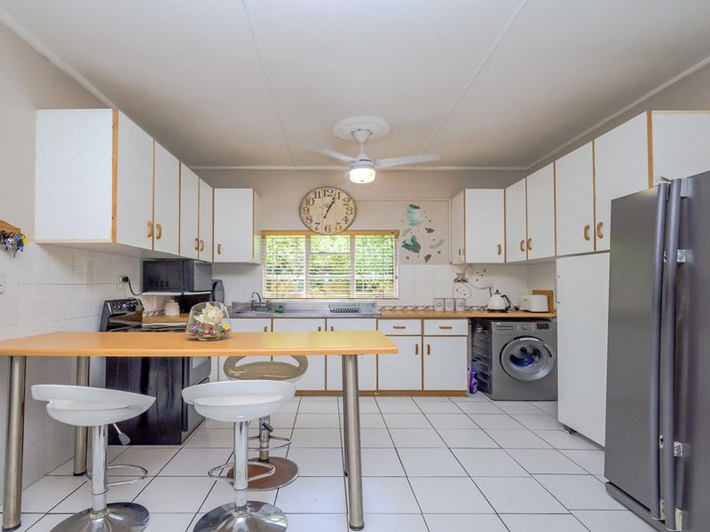 Charming Garden Cottage for Rent - Photo 4