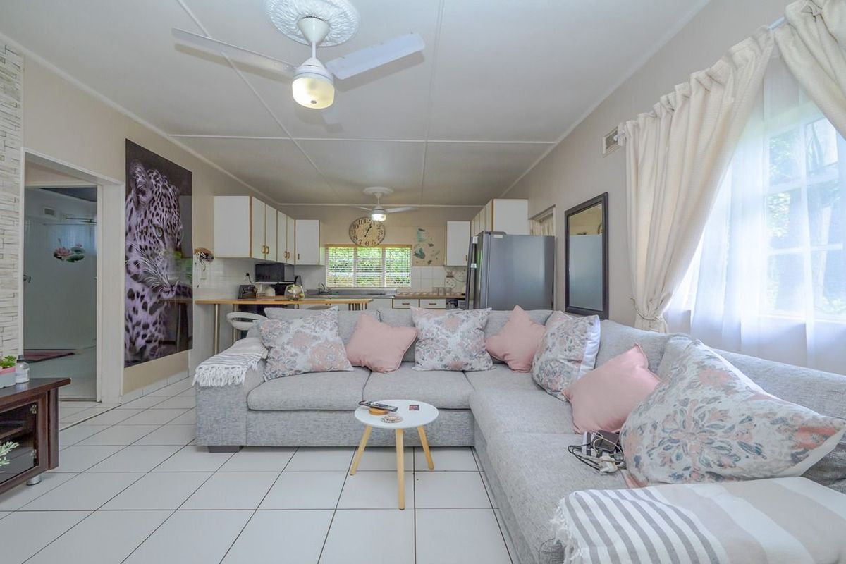 Charming Garden Cottage for Rent - Photo 5