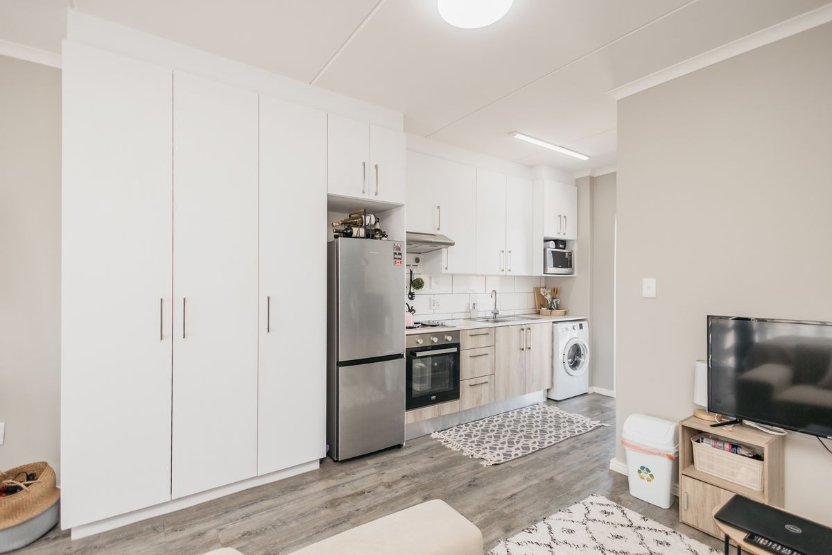 Modern Studio Apartment on Ground Floor! - Photo 2