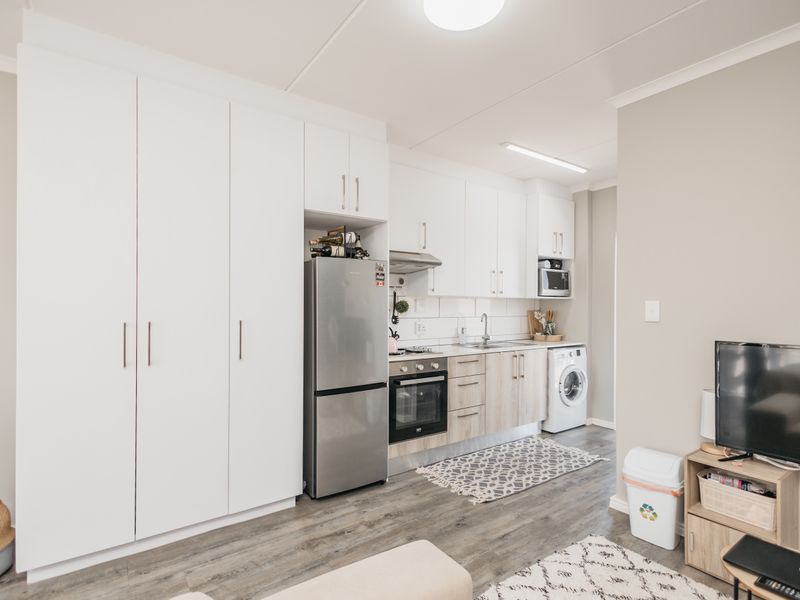 Modern Studio Apartment on Ground Floor! - Photo 2