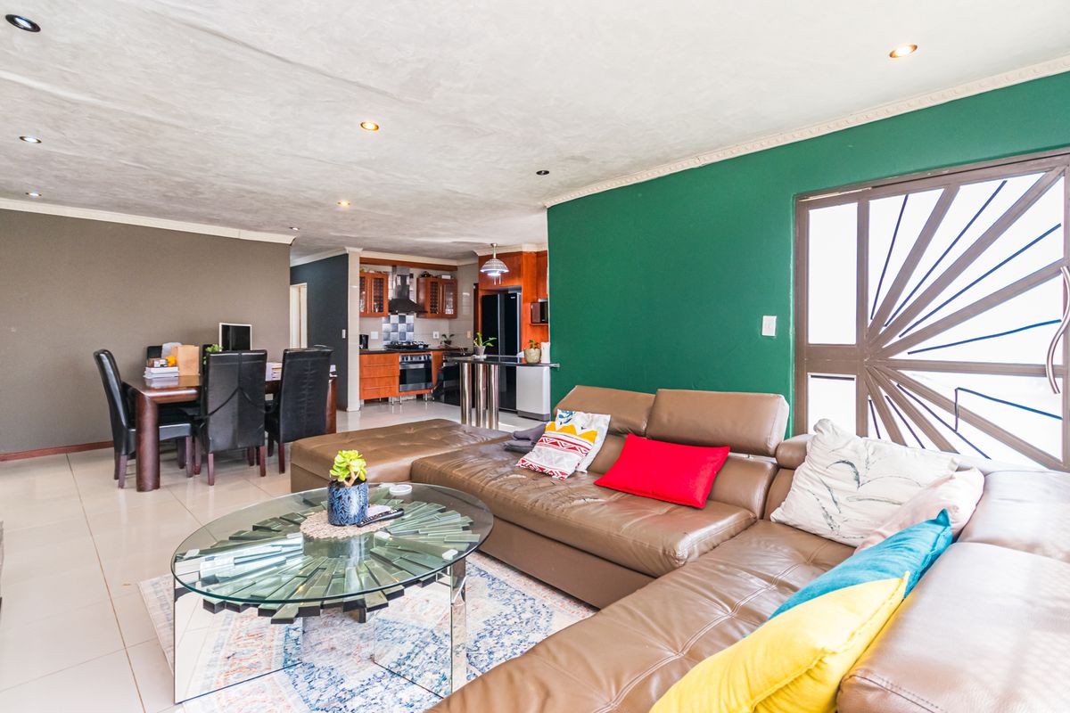 Neat 3 Bedroom Home For Sale in Goudrand, Roodpoort - Photo 4