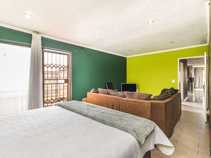 Neat 3 Bedroom Home For Sale in Goudrand, Roodpoort - Photo 7