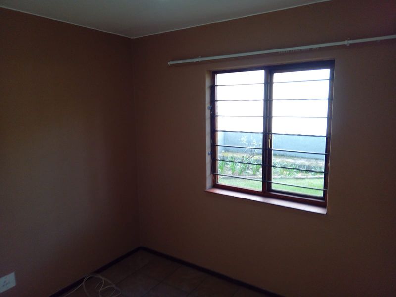 Charming ground floor apartment overlooking parkland. - Photo 6