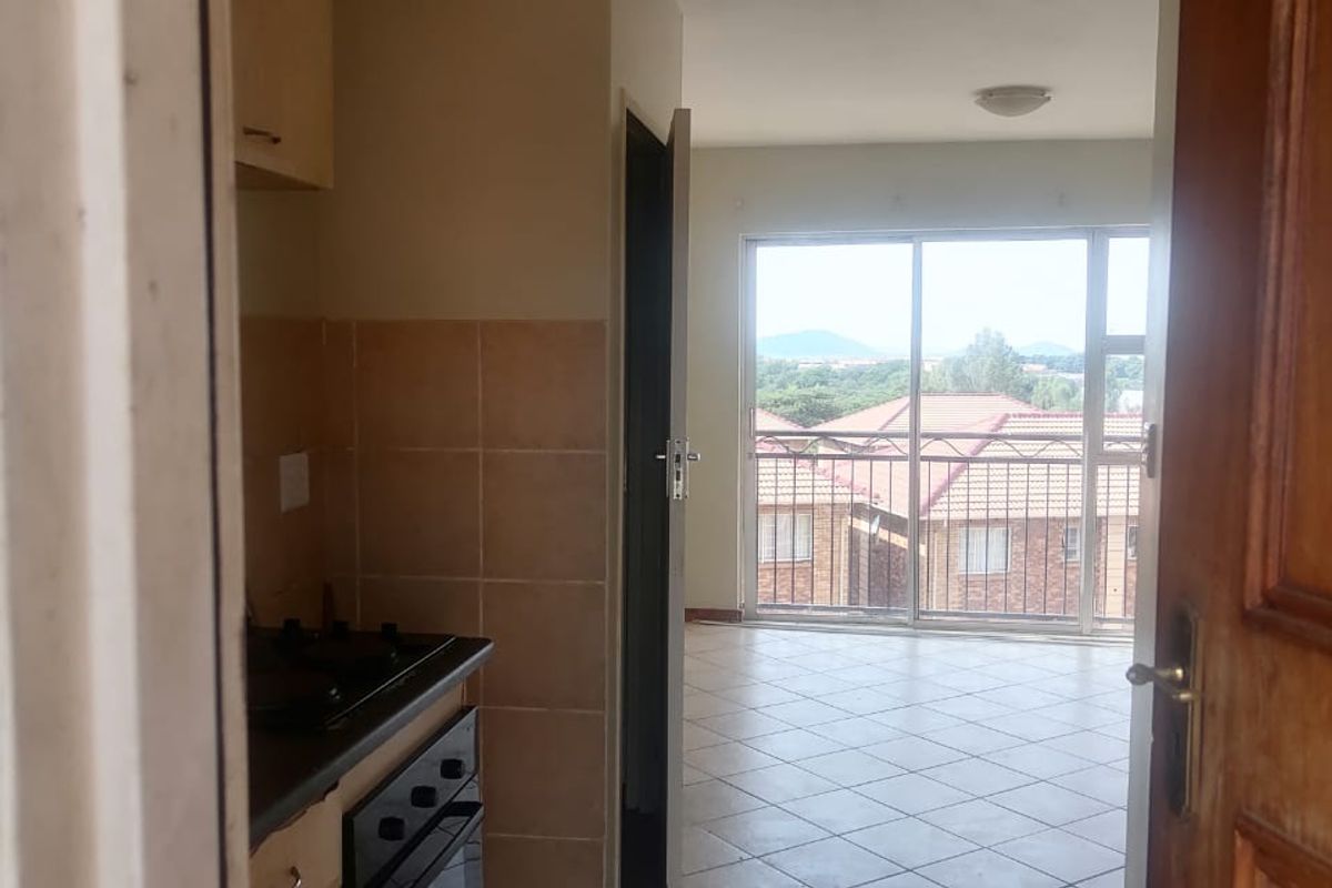 Neat Studio Unit in Daffodil Gardens – Ideal for First-Time Buyers or Investors - Photo 3