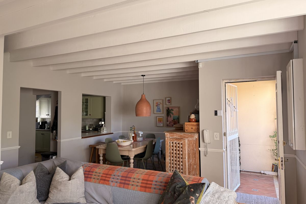 Well-presented 3-Bedroom Townhouse in Upper Wynberg – Ideal Family Living - Photo 4