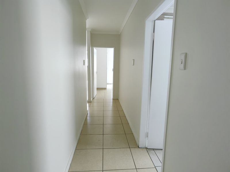 Newly renovated apartment in prime location. - Photo 9