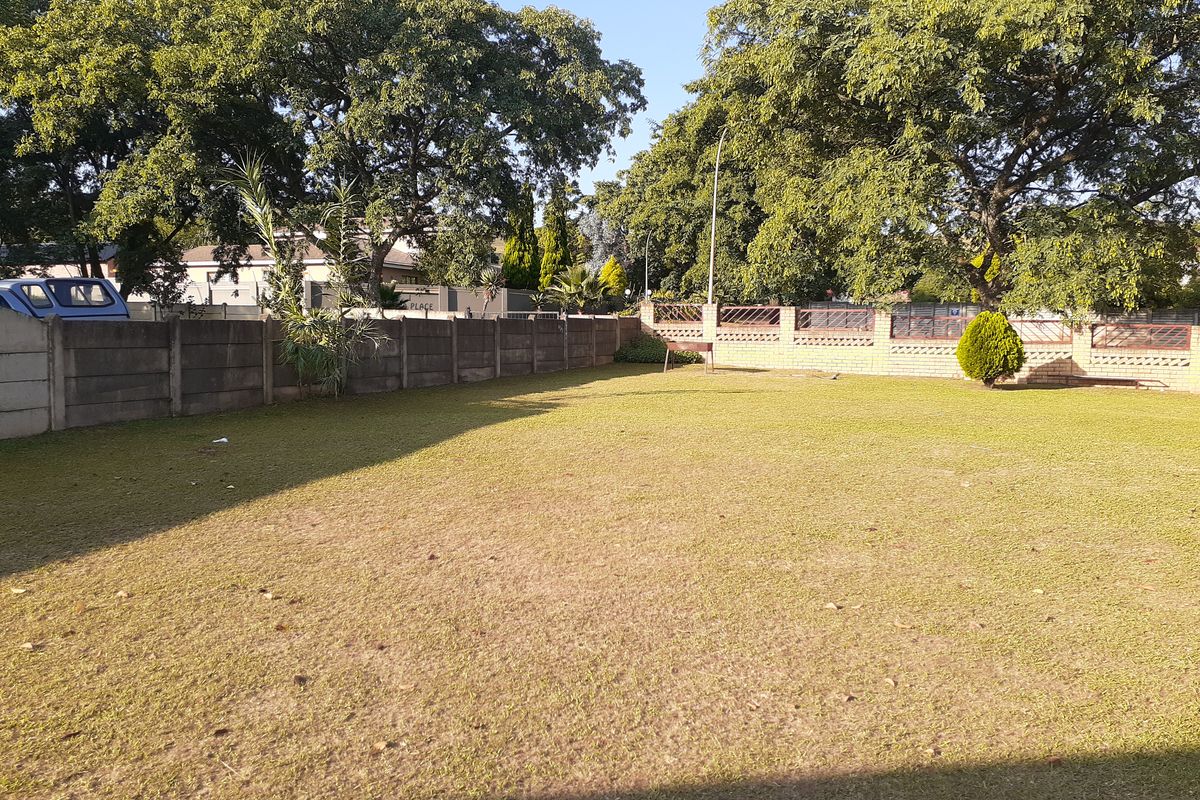 Dual Living Opportunity in Sunnyridge - Space, Income & Potential! - Photo 3