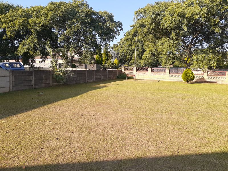 Dual Living Opportunity in Sunnyridge - Space, Income & Potential! - Photo 3