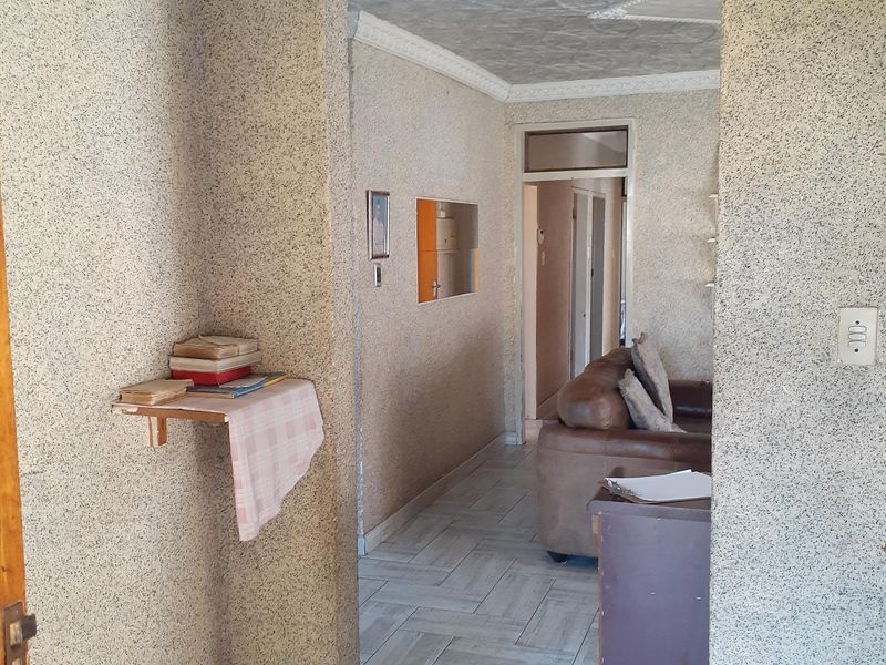 Dual Living Opportunity in Sunnyridge - Space, Income & Potential! - Photo 5