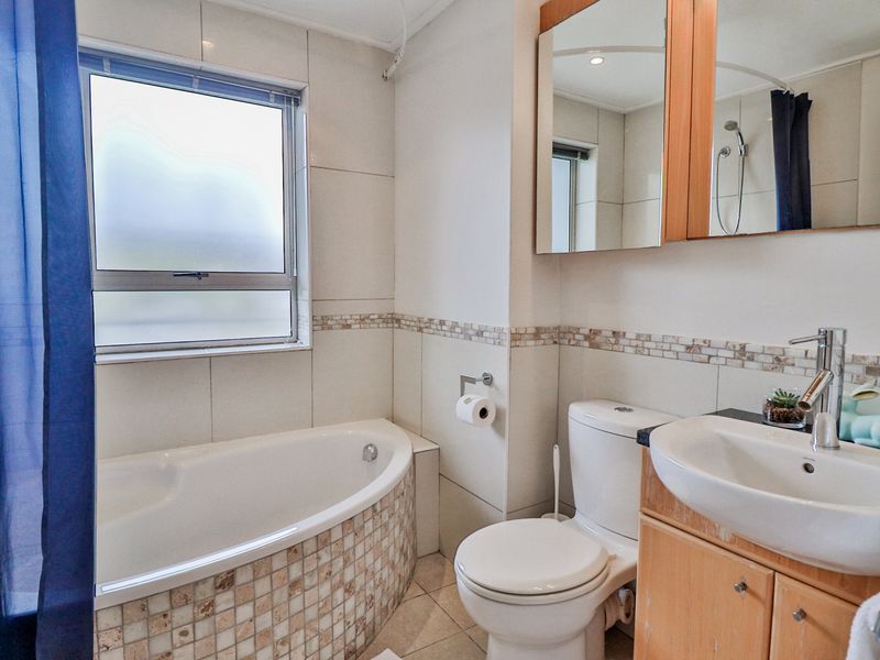 2-Bedroom Fully Furnished Apartment – Short-Term Rental Near the Airport - Photo 10