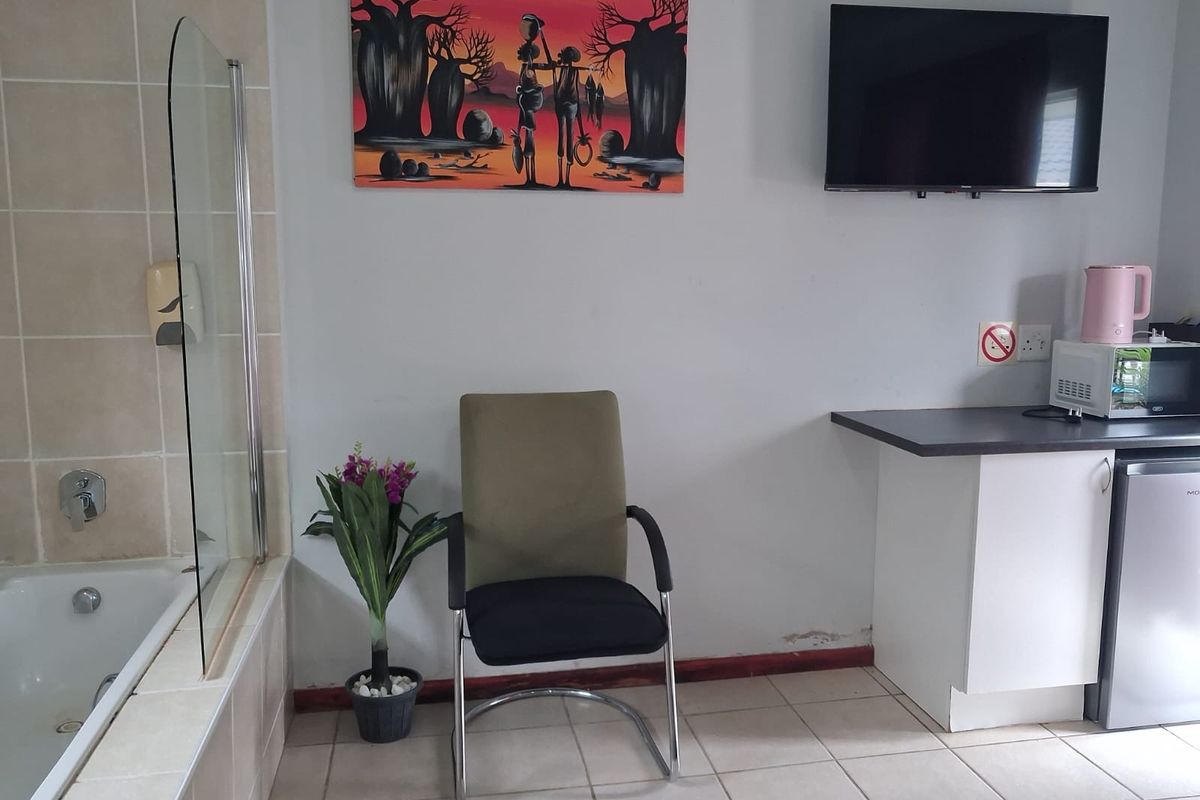 Unit 10 - Furnished Bachelor Apartment in Exclusive Gonubie North Establishment - Photo 4