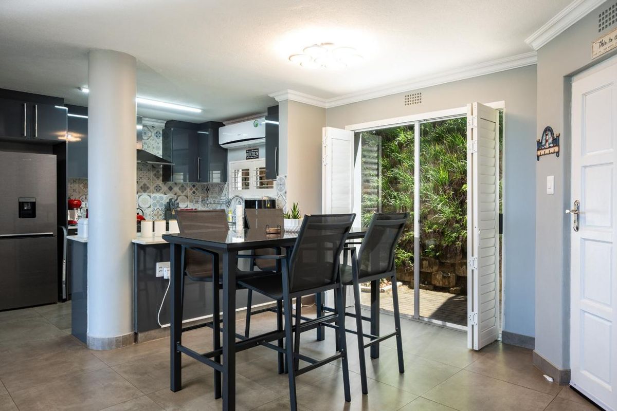 Effortless Coastal Living - Photo 3