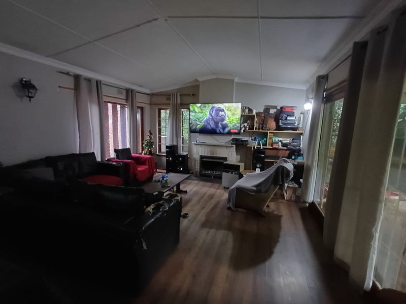 MOOI RIVER: Charming 3 bed house  with study... neighbouring The Mooi River Country Club - Photo 7