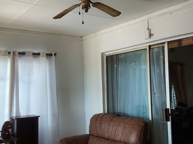 PROPERTY FOR SALE AT EAST END - Photo 4