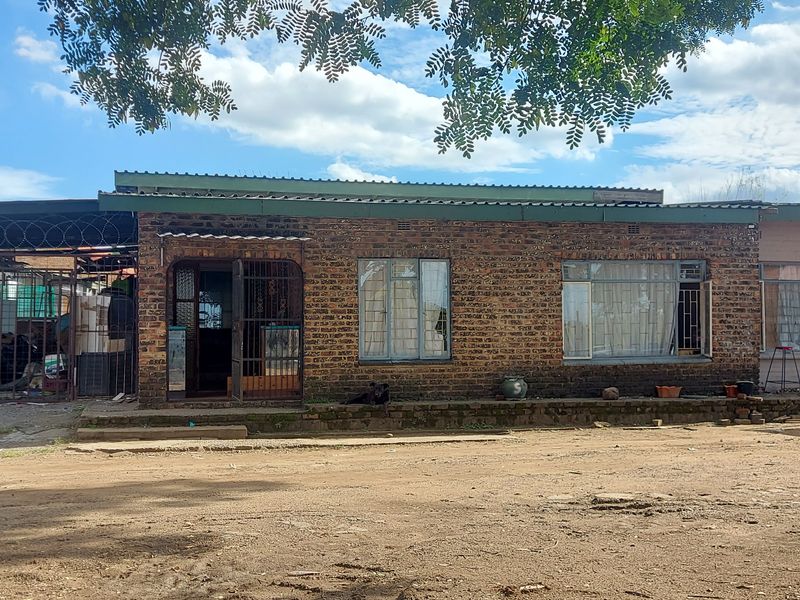 PROPERTY FOR SALE AT EAST END - Photo 1