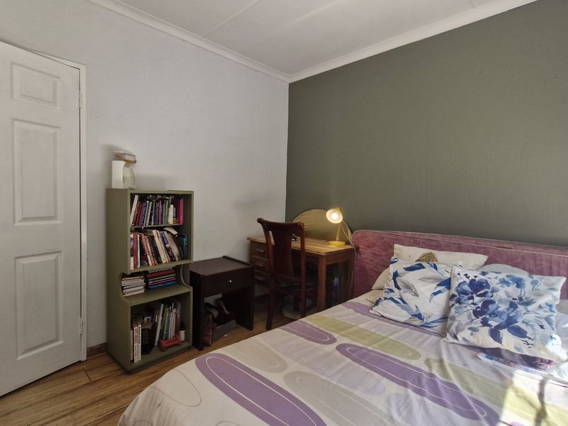 Spacious Corner Unit with Private Pool - Photo 9