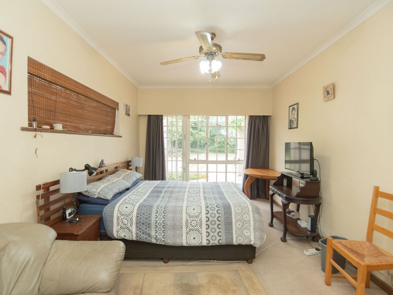 Spacious Low-Maintenance 4 bed Family Home on a Large Erf in Bluewater Bay / Amsterdamhoek - Photo 8