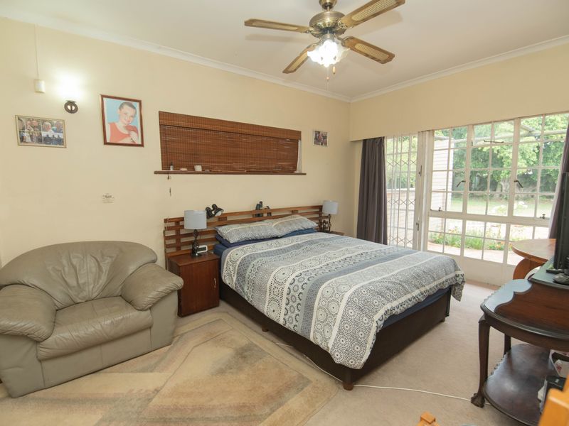 Spacious Low-Maintenance 4 bed Family Home on a Large Erf in Bluewater Bay / Amsterdamhoek - Photo 7