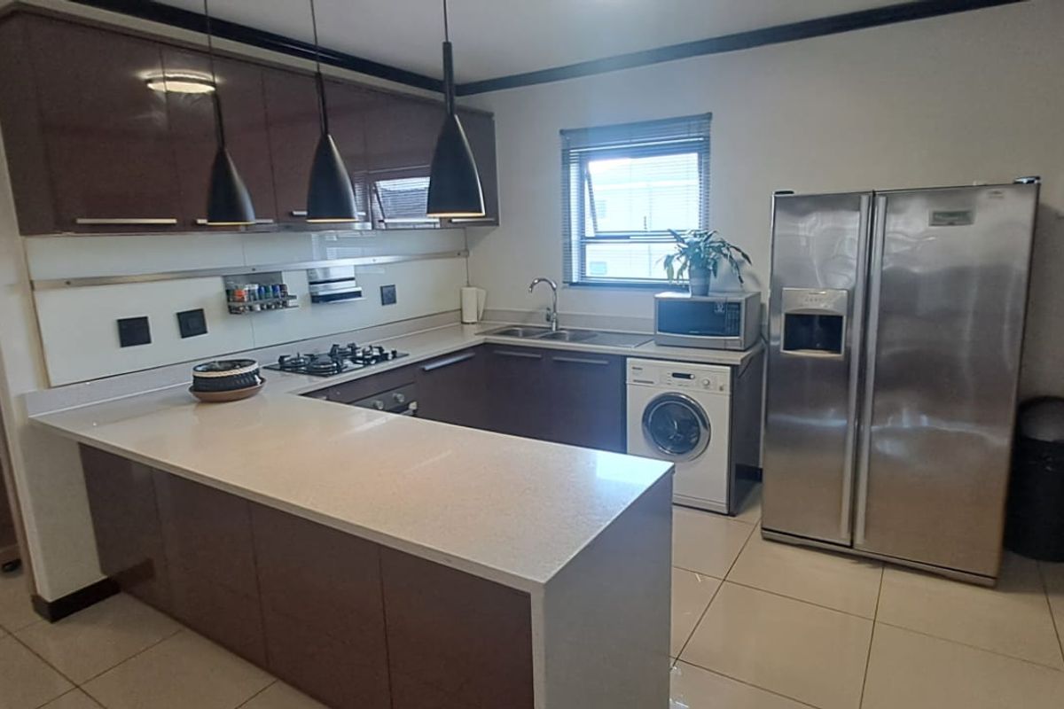 Discover Your Dream Home: 3 Bedroom Apartment for Sale in Blue Hills, Midrand - Photo 4