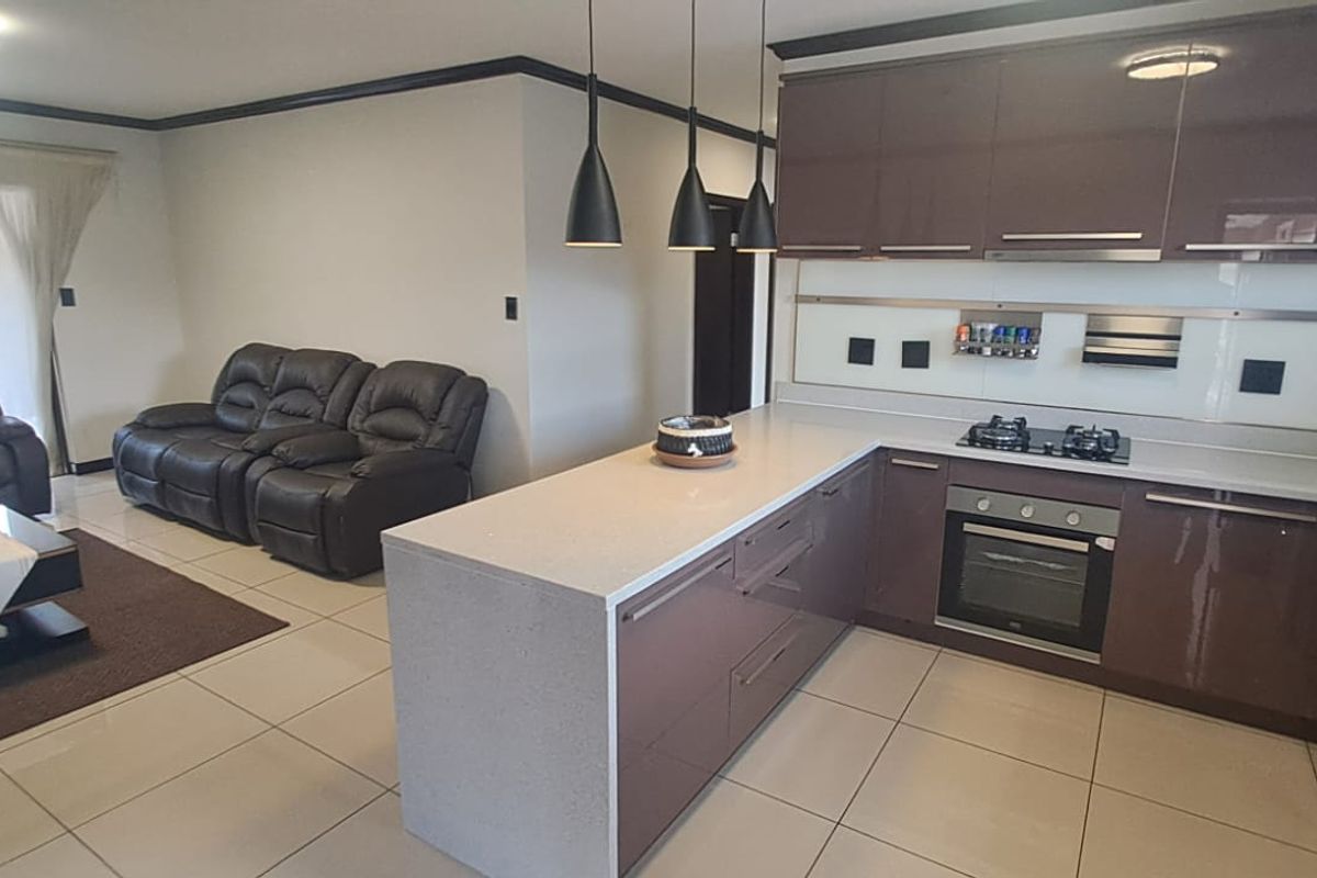 Discover Your Dream Home: 3 Bedroom Apartment for Sale in Blue Hills, Midrand - Photo 5