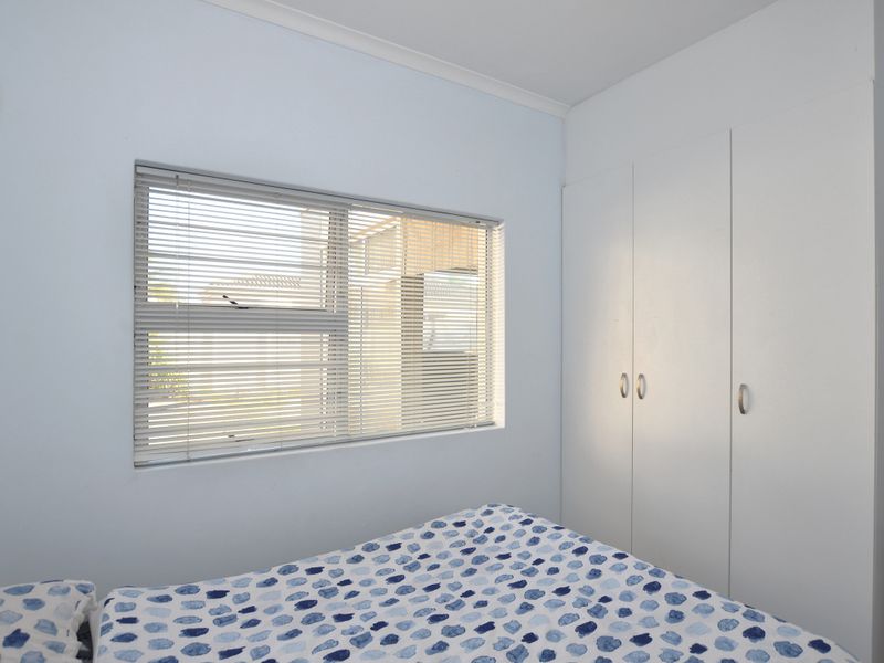 Spacious garden ,3 beds, 2 baths family home for sale in Parklands! - Photo 9