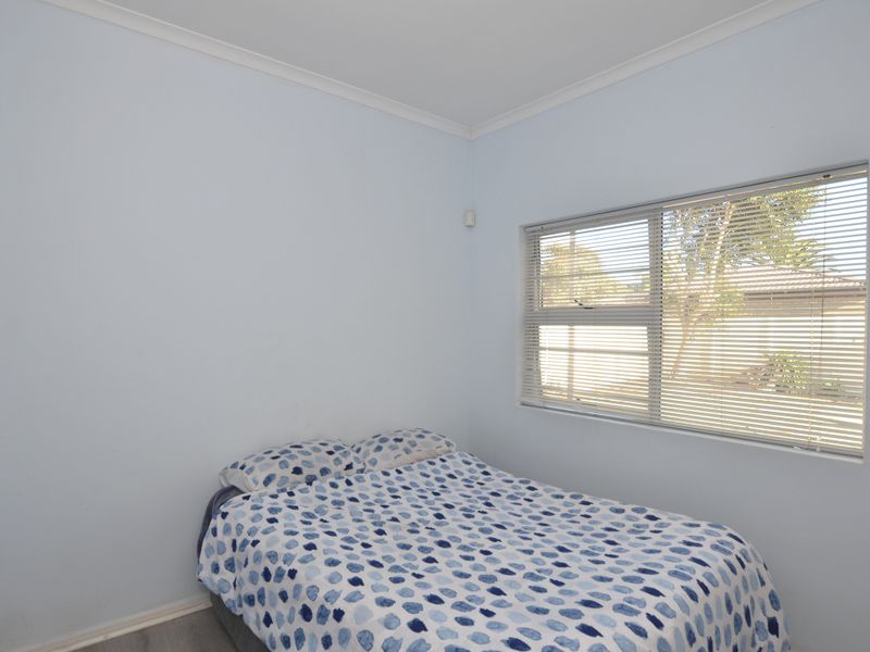 Spacious garden ,3 beds, 2 baths family home for sale in Parklands! - Photo 8