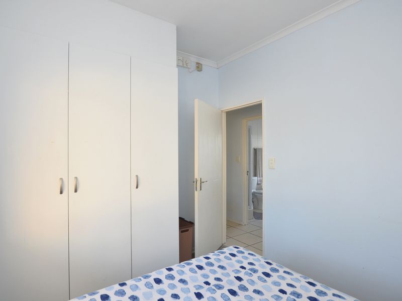 Spacious garden ,3 beds, 2 baths family home for sale in Parklands! - Photo 10