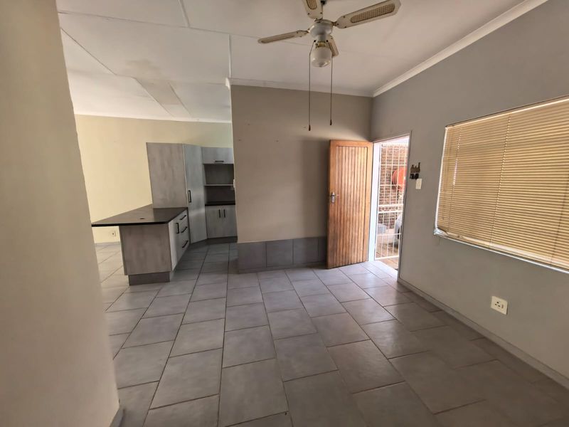 Townhouse near the river for sale in Parys - Photo 4