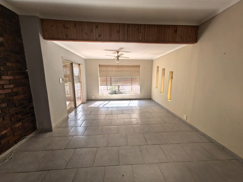 Townhouse near the river for sale in Parys - Photo 3