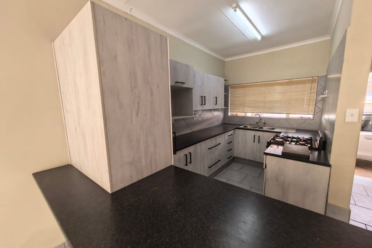 Townhouse near the river for sale in Parys - Photo 5