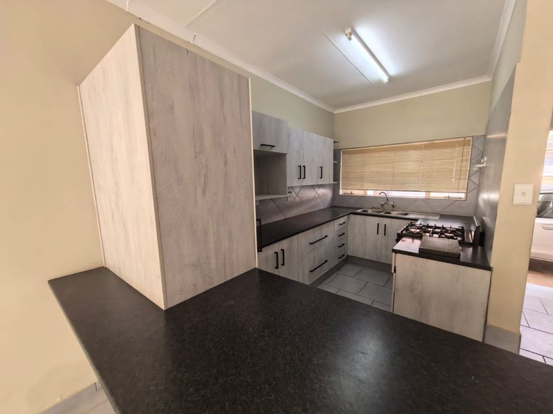 Townhouse near the river for sale in Parys - Photo 5