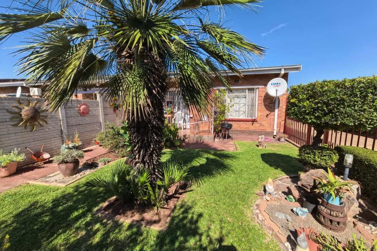 Discover this charming townhouse in Parys - Photo 3