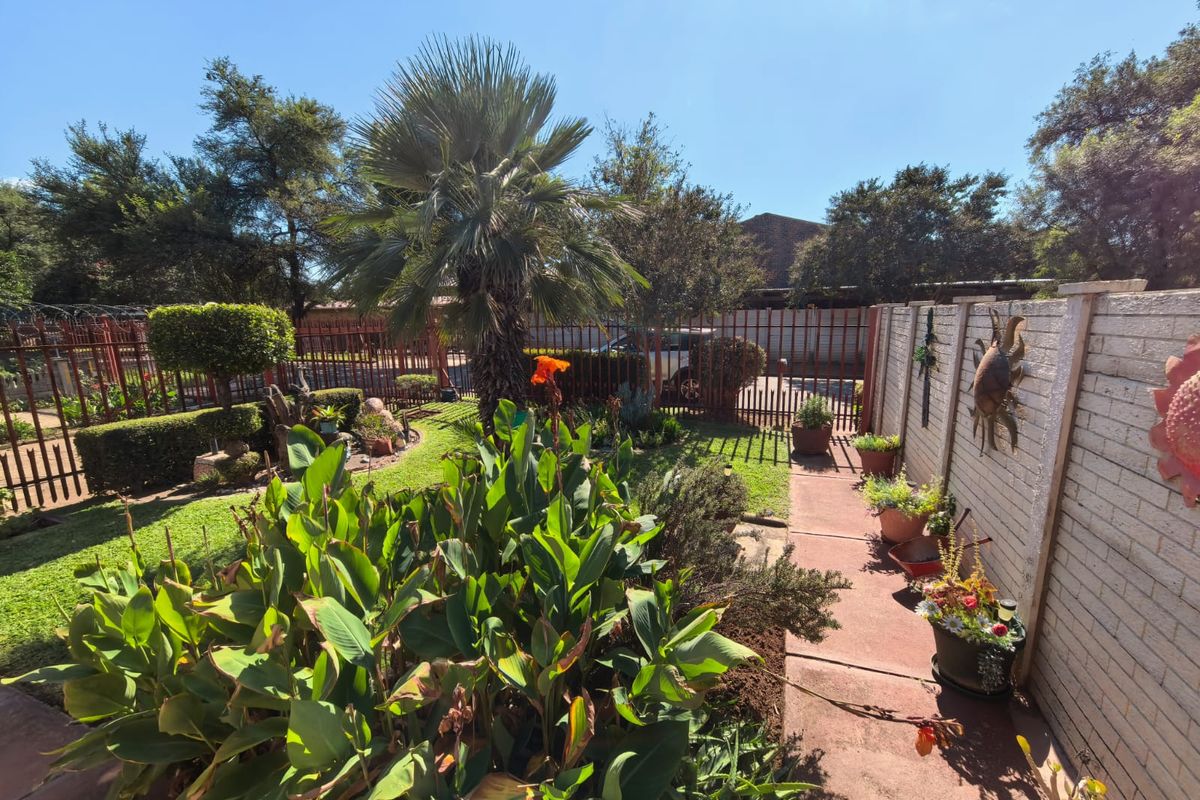 Discover this charming townhouse in Parys - Photo 4