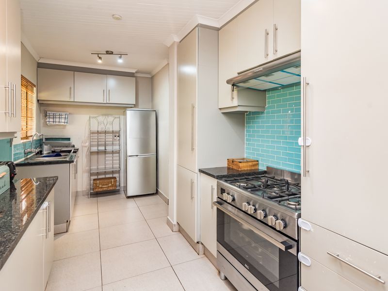 Ideal Family Home Close to All Amenities - Photo 5