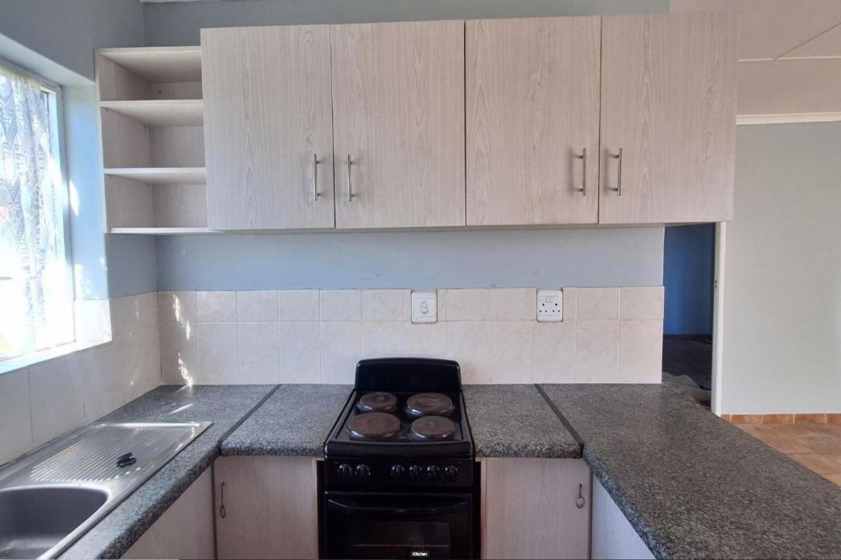 Charming 2-Bedroom Home in the Heart of Aloe Country - Photo 3