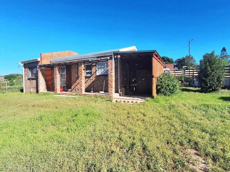 Charming 2-Bedroom Home in the Heart of Aloe Country - Photo 2