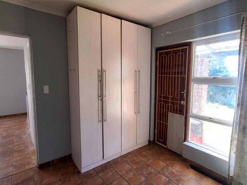 Charming 2-Bedroom Home in the Heart of Aloe Country - Photo 10