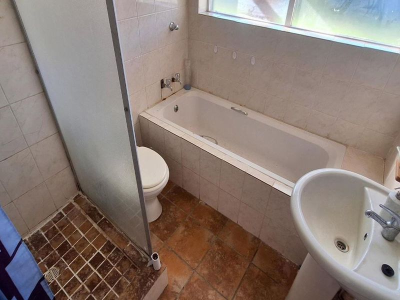 Charming 2-Bedroom Home in the Heart of Aloe Country - Photo 8