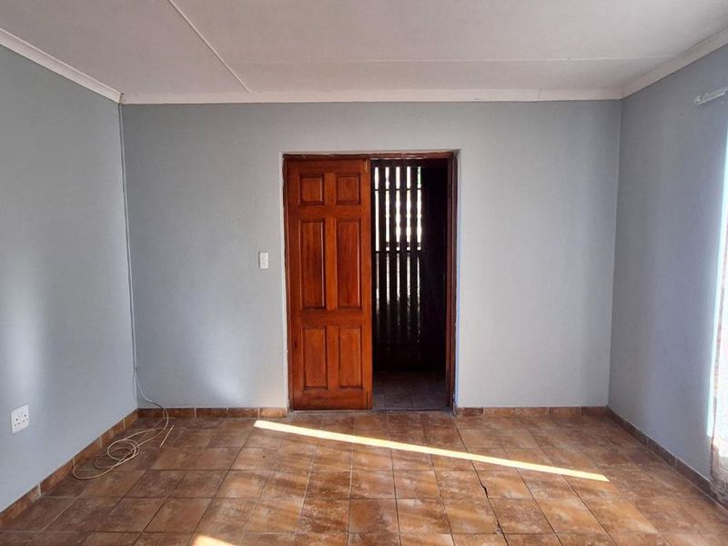 Charming 2-Bedroom Home in the Heart of Aloe Country - Photo 6