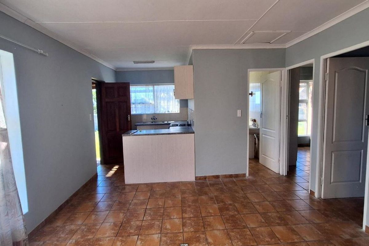 Charming 2-Bedroom Home in the Heart of Aloe Country - Photo 4