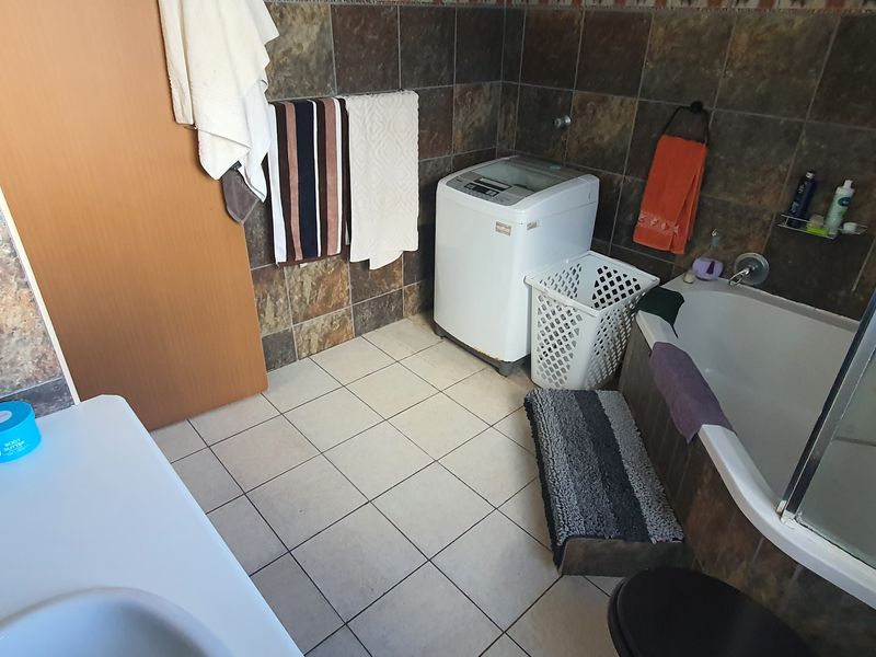 2-Bedroom Duplex in Central Mossel Bay - Photo 5