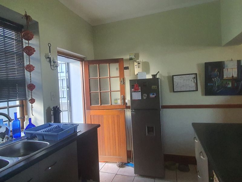 2-Bedroom Duplex in Central Mossel Bay - Photo 3