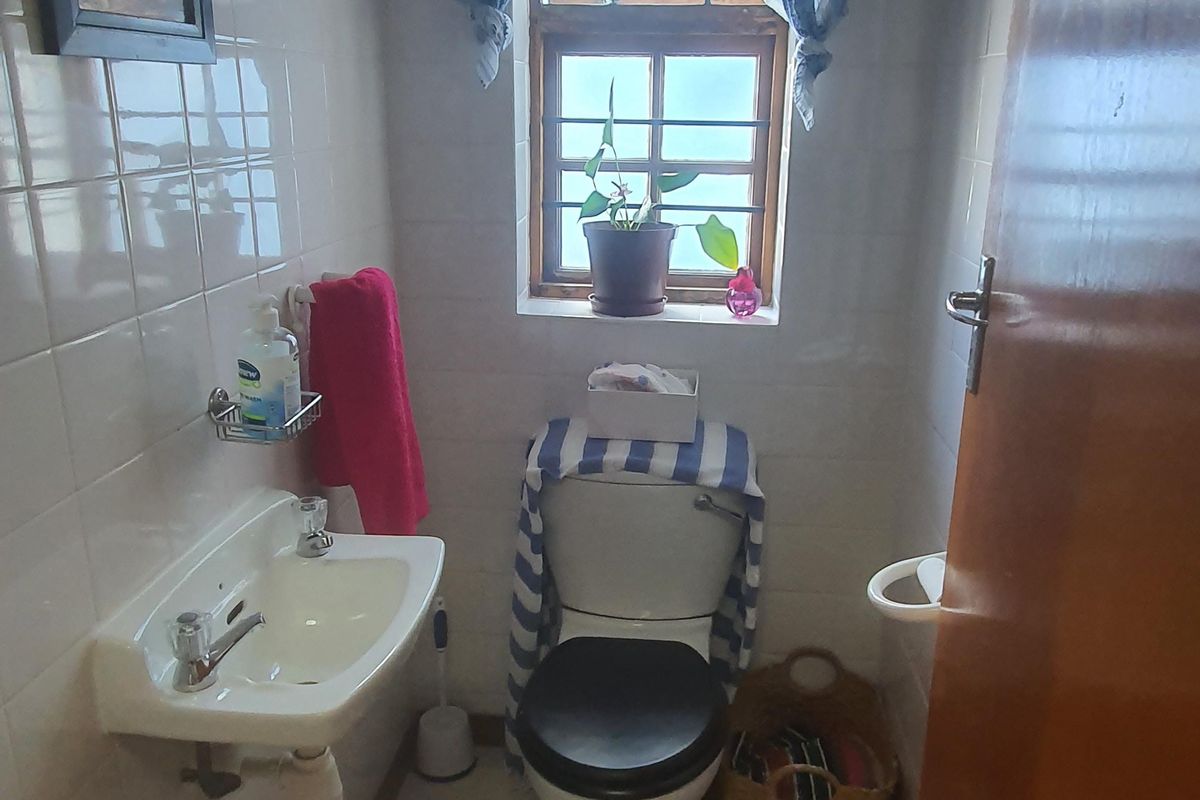 2-Bedroom Duplex in Central Mossel Bay - Photo 4